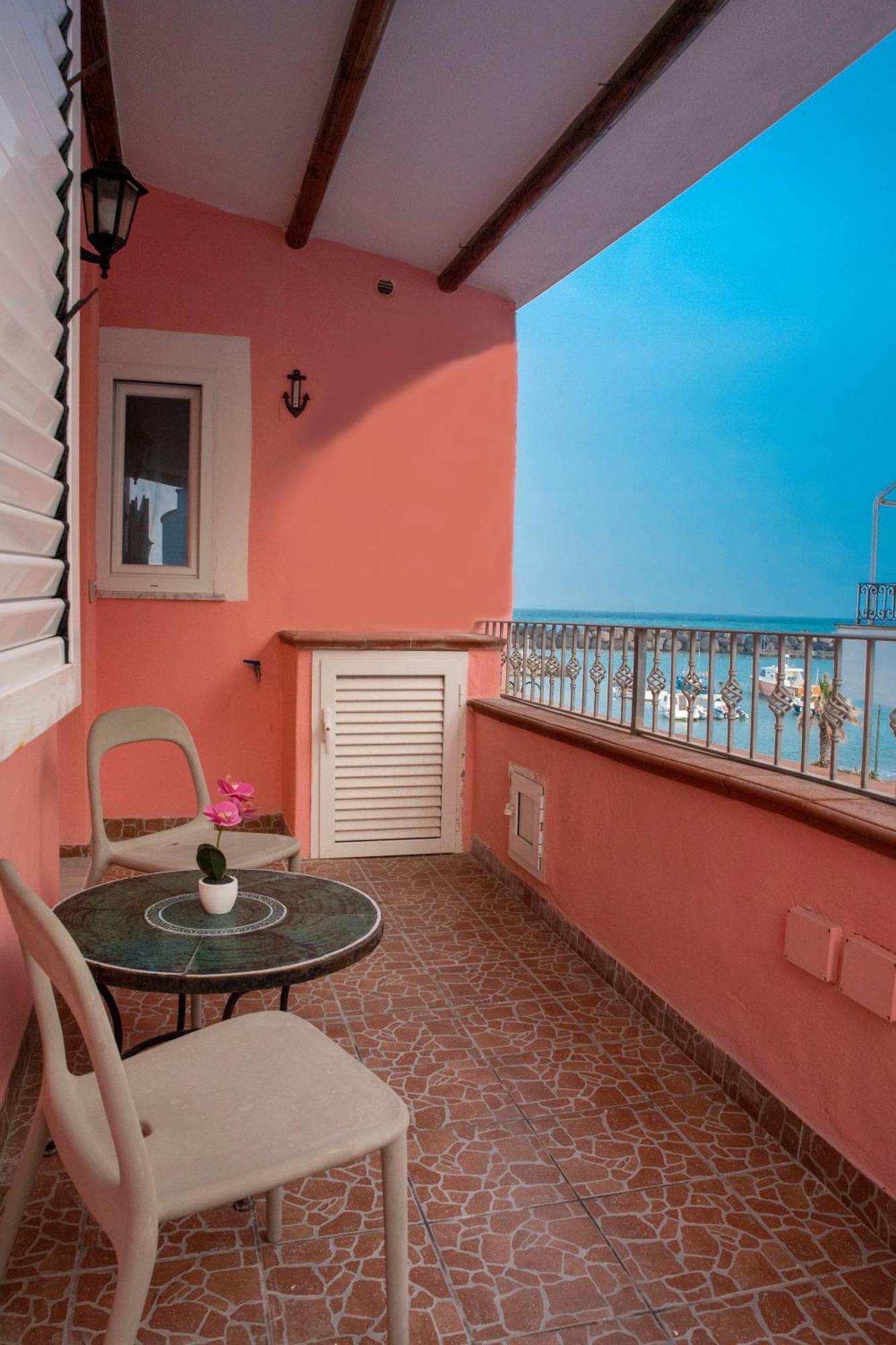Mare Nostrum - Beachfront House - Sant'Angelo Ischia ภายนอก รูปภาพ